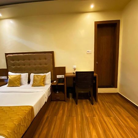 Hotel Pearl'S Bkc Inn- Near Trade Centre, Visa Consulate Мумбаи Экстерьер фото