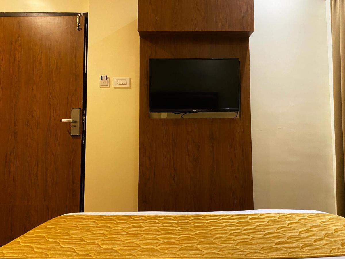Hotel Pearl'S Bkc Inn- Near Trade Centre, Visa Consulate Мумбаи Экстерьер фото