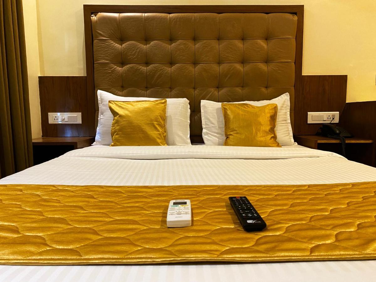 Hotel Pearl'S Bkc Inn- Near Trade Centre, Visa Consulate Мумбаи Экстерьер фото