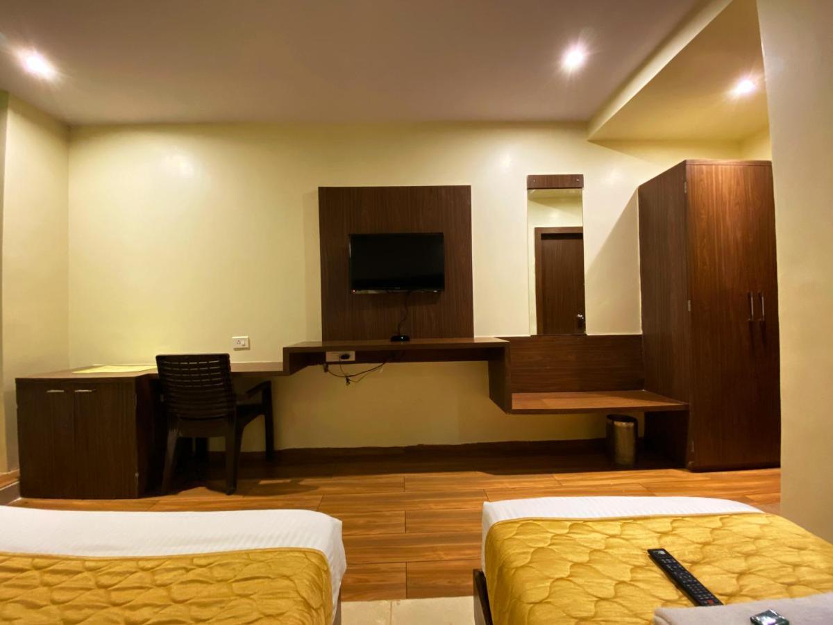 Hotel Pearl'S Bkc Inn- Near Trade Centre, Visa Consulate Мумбаи Экстерьер фото