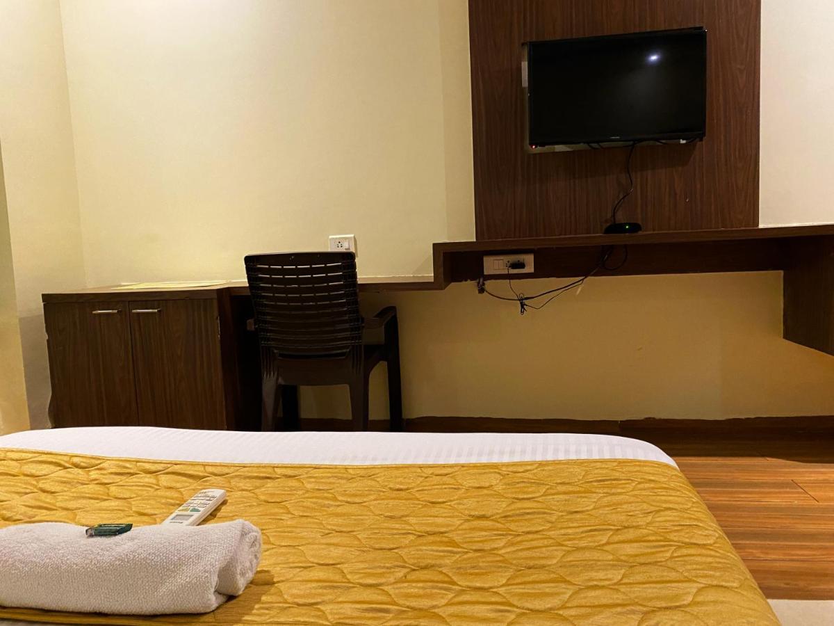 Hotel Pearl'S Bkc Inn- Near Trade Centre, Visa Consulate Мумбаи Экстерьер фото